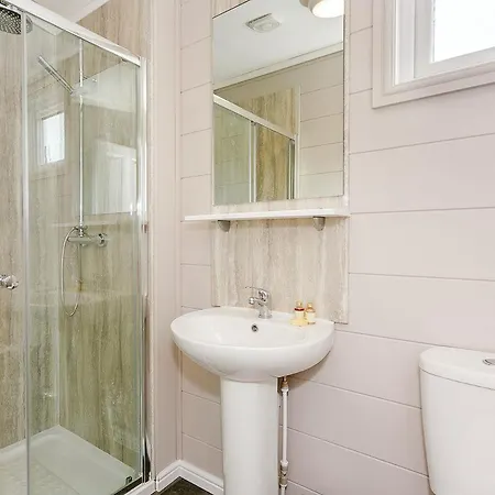 Thanet Well Lodges Resort Ivegill